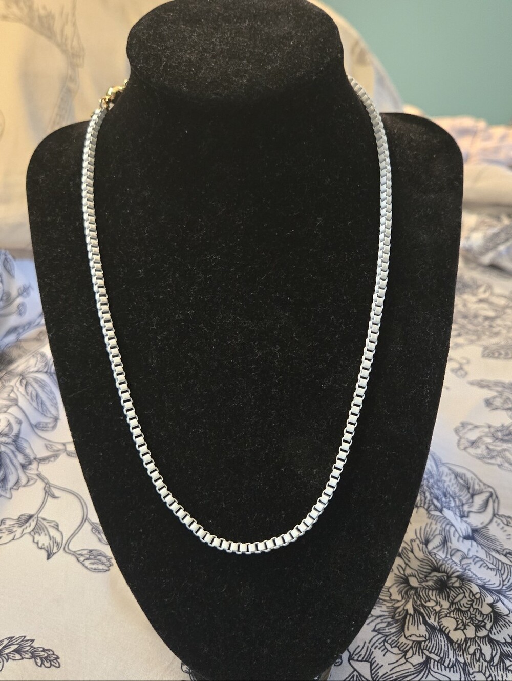 By Alexa Rae White Necklace - Picture 2 of 8